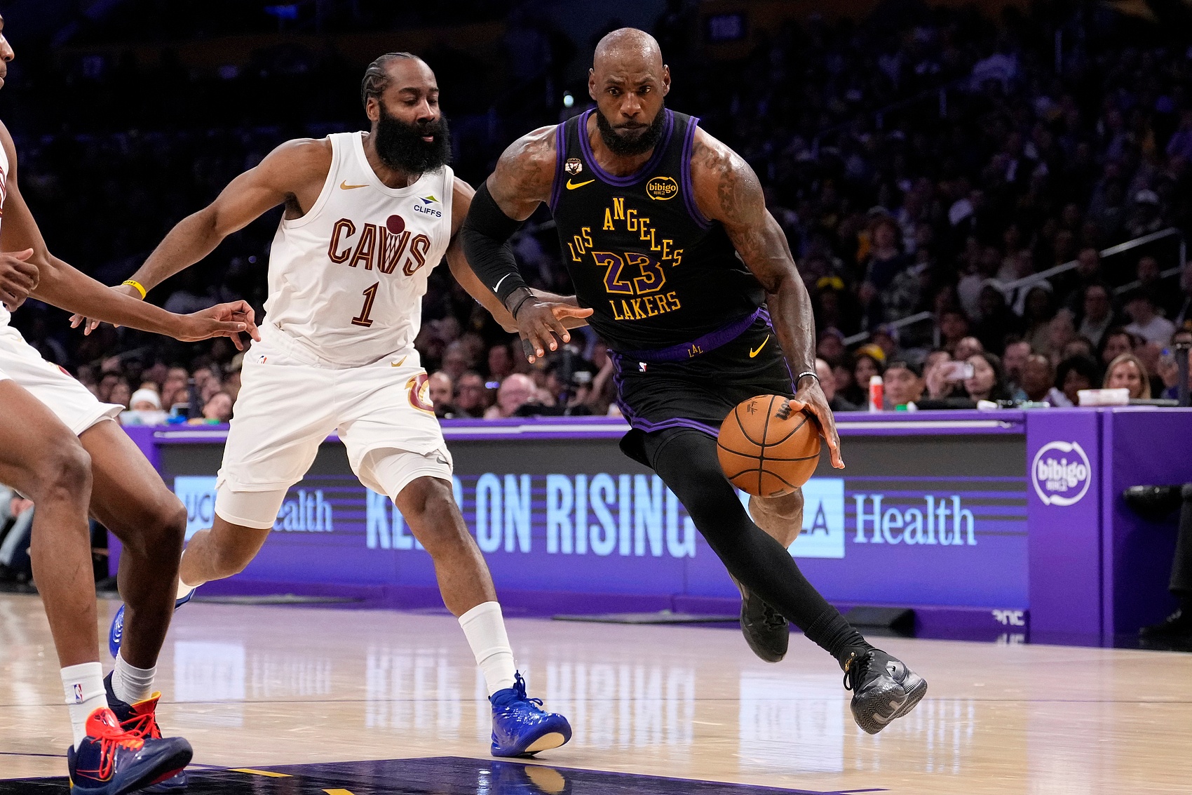 Windhorst:联盟多队怀疑能否击败骑士阵容+家乡优势 詹姆斯潜在下家浮现