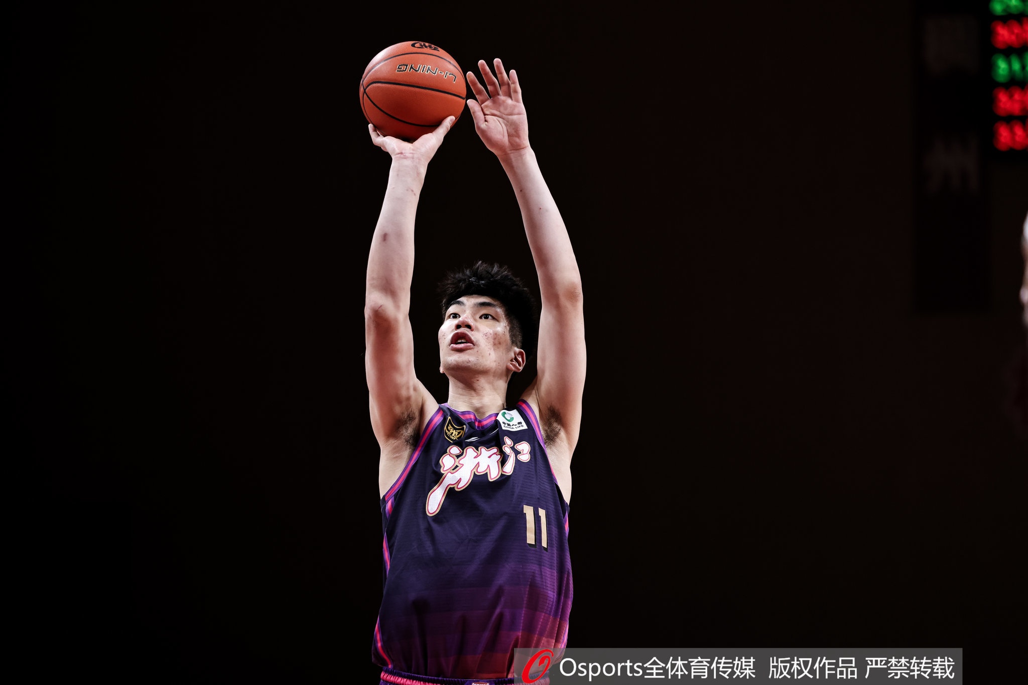 余嘉豪签4年B类合同,薪资条款与去年一致 余嘉豪签4年B类合同,薪资条款与去年一致
