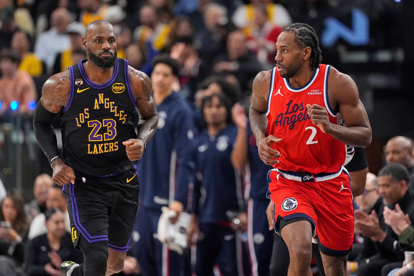 詹姆斯去哪儿与伦纳德交易冻结 NBA多队陷入连锁停滞