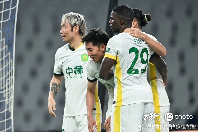 国安客场3-0击败申花 侯森多次神扑三将破门