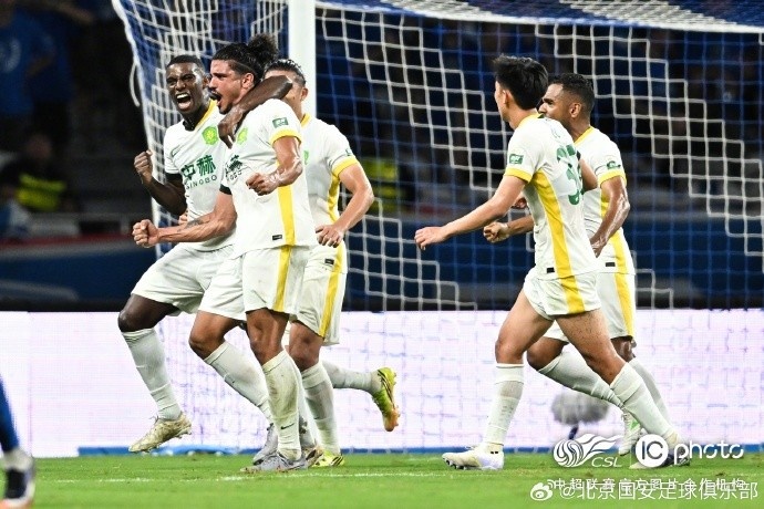 国安客场3-0击败申花 侯森多次神扑三将破门