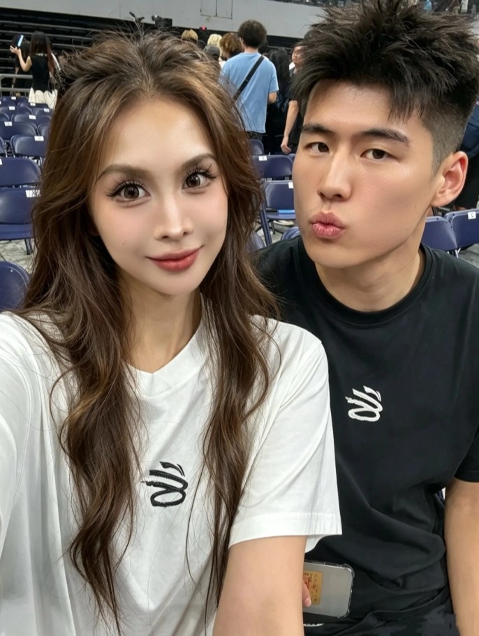 甜蜜时光!陈家政女友晒合照:❤️🔥ASEN❤️🔥演唱会