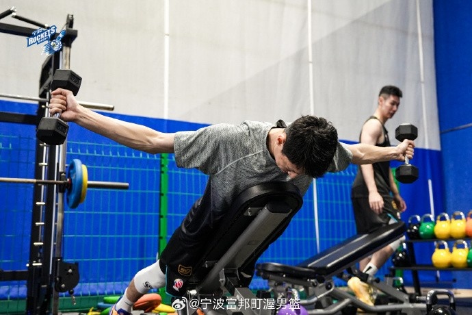 备战新赛季！宁波男篮晒训练日常：力量篇 埋头苦练